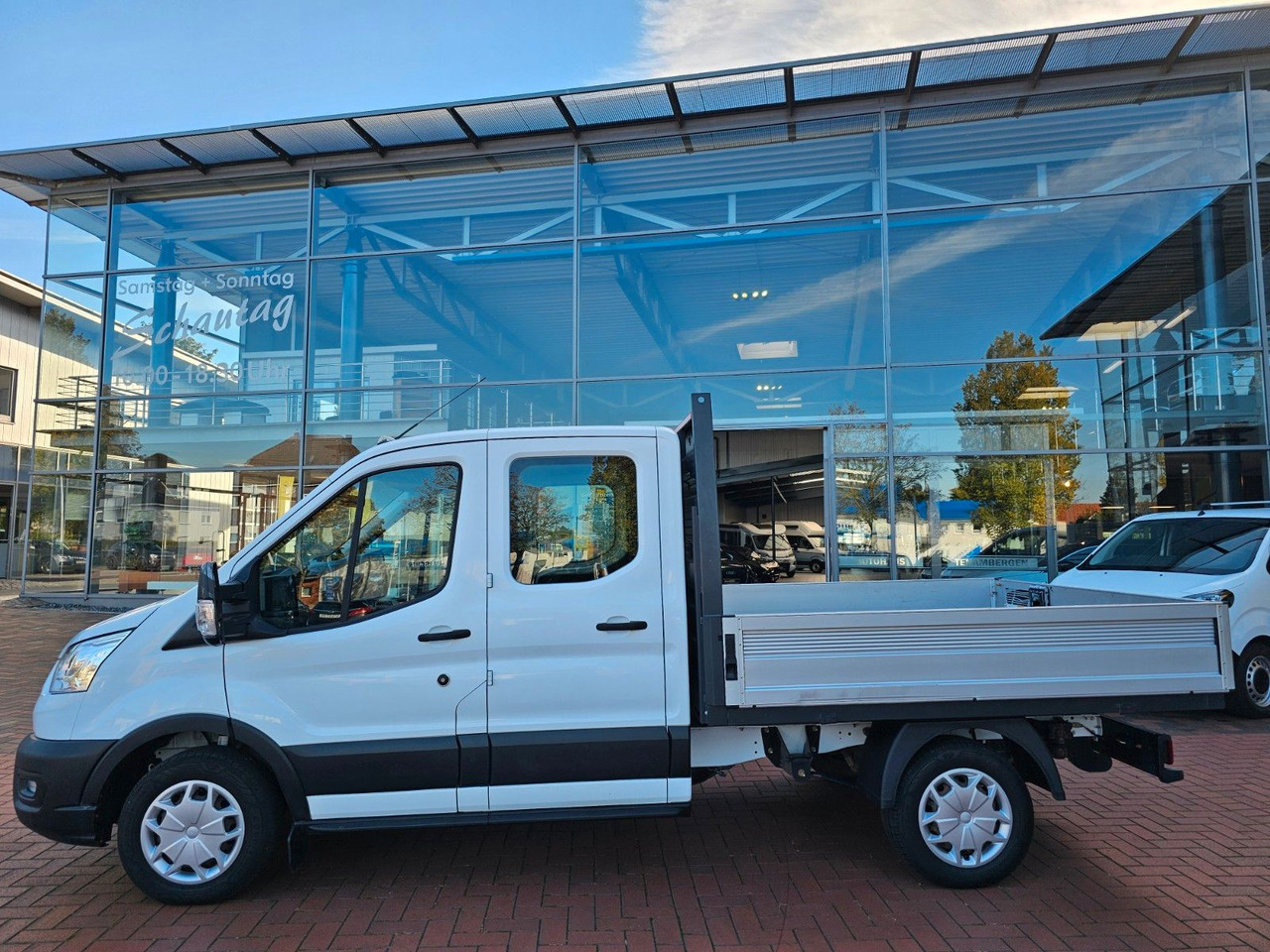 Ford Transit Pritsche 310 DoKa AHK Klima 7 Sitzer - Бордови бус, Бус с двойна кабина: снимка 2 Ford Transit Pritsche 310 DoKa AHK Klima 7 Sitzer - Бордови бус, Бус с двойна кабина: снимка 2