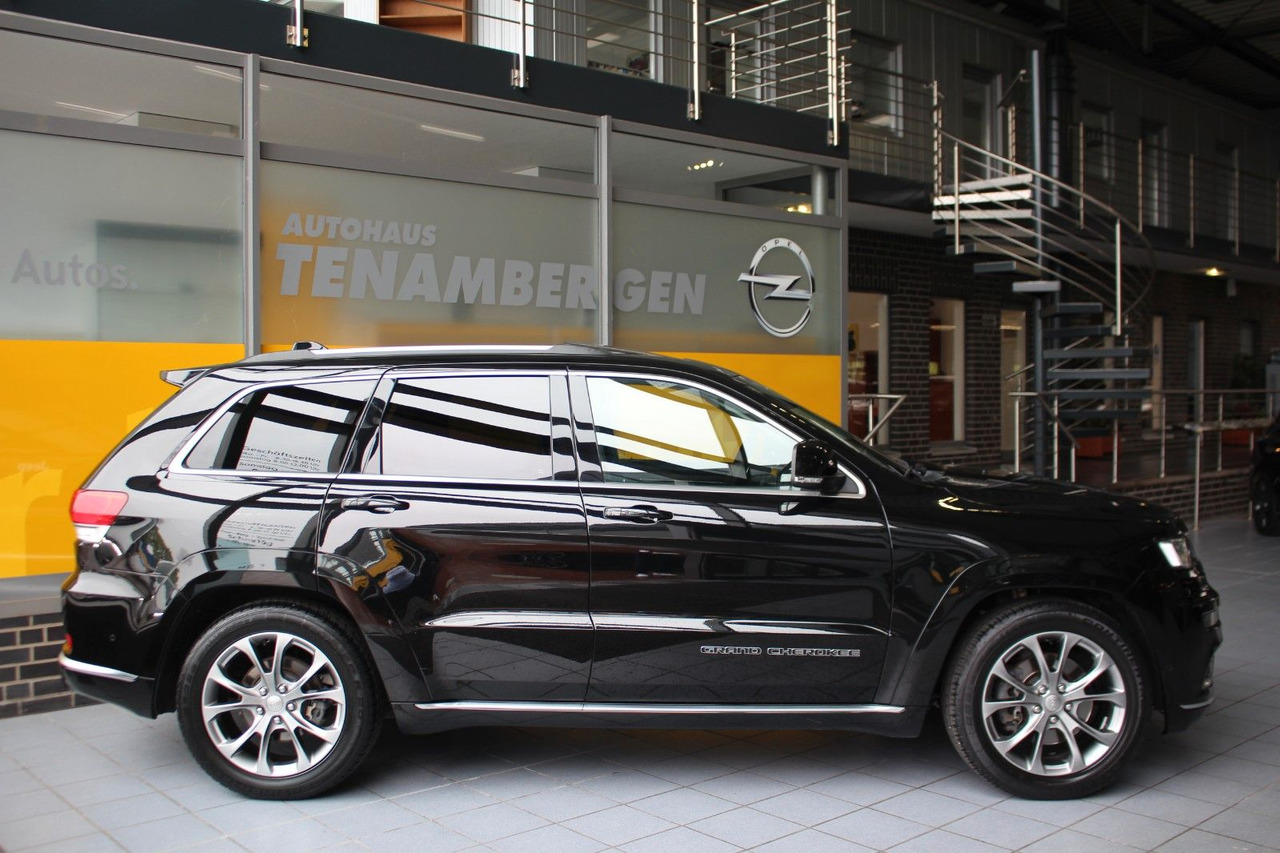 Jeep Grand Cherokee 3.0 CRD Summit H&K Pano DVD ACC - Джип: снимка 3 Jeep Grand Cherokee 3.0 CRD Summit H&K Pano DVD ACC - Джип: снимка 3