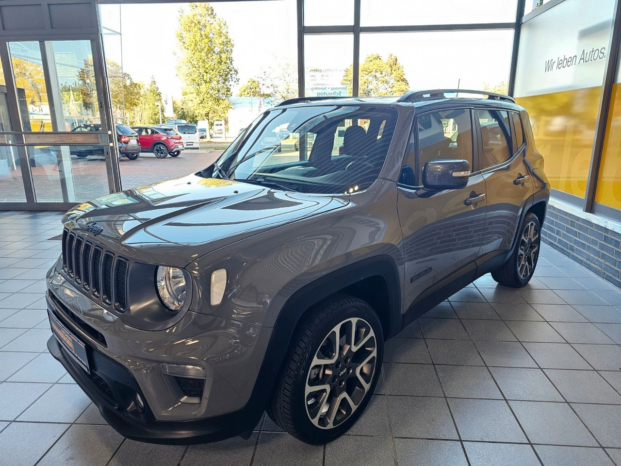 Jeep Renegade S Plug-In-Hybrid 4xe Kamera LED ACC AHK - Джип: снимка 4 Jeep Renegade S Plug-In-Hybrid 4xe Kamera LED ACC AHK - Джип: снимка 4