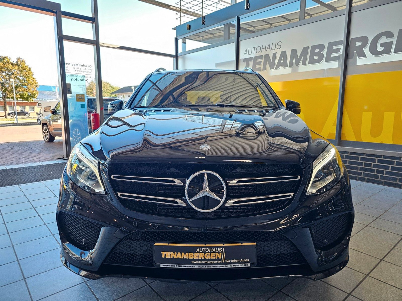 Mercedes-Benz GLE 350 d 4Matic AMG Line - Джип: снимка 3 Mercedes-Benz GLE 350 d 4Matic AMG Line - Джип: снимка 3