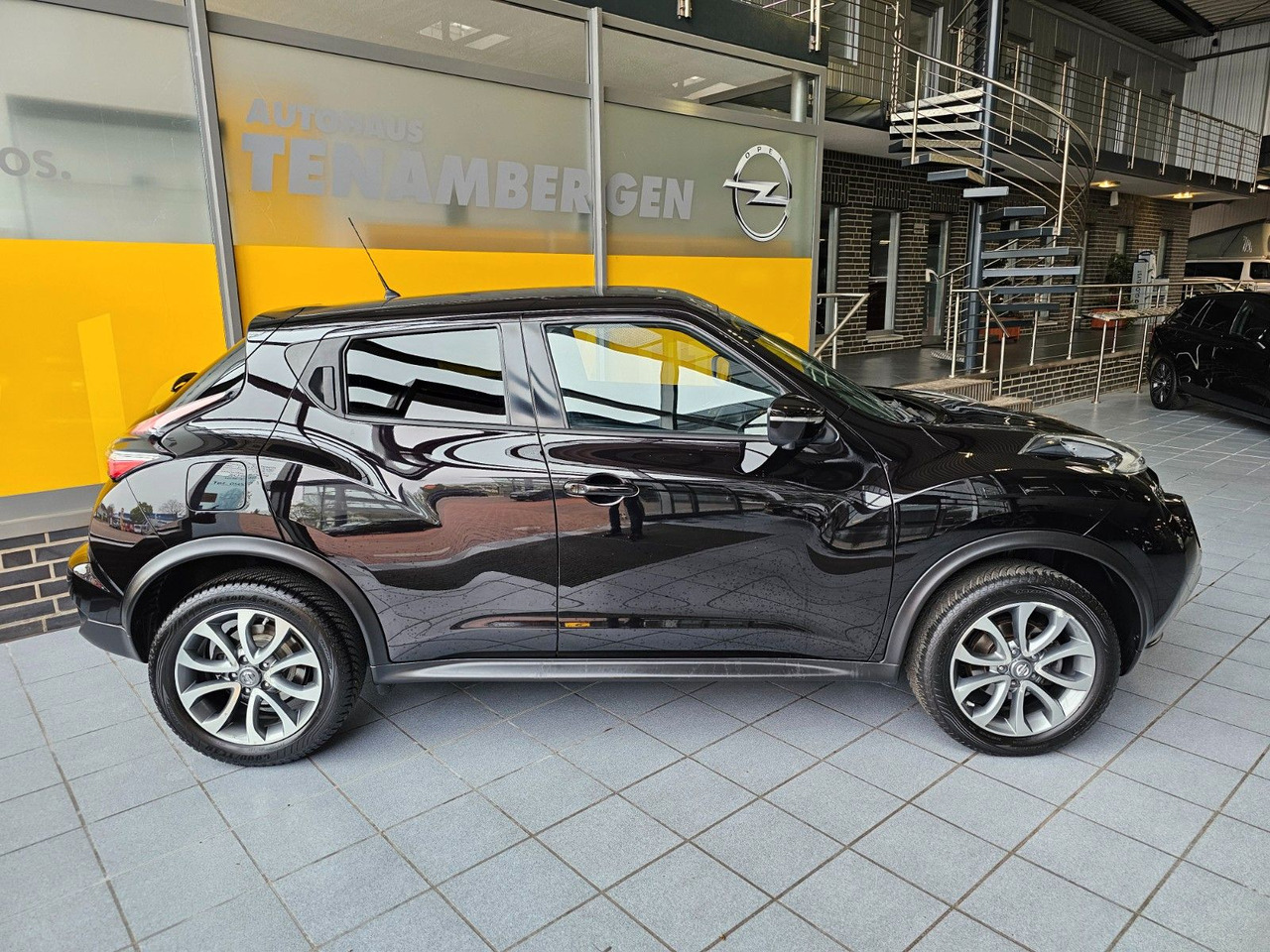 Nissan Juke 1.2 DIG-T 360 / Navi / Ganzjahresreifen - Джип: снимка 3 Nissan Juke 1.2 DIG-T 360 / Navi / Ganzjahresreifen - Джип: снимка 3