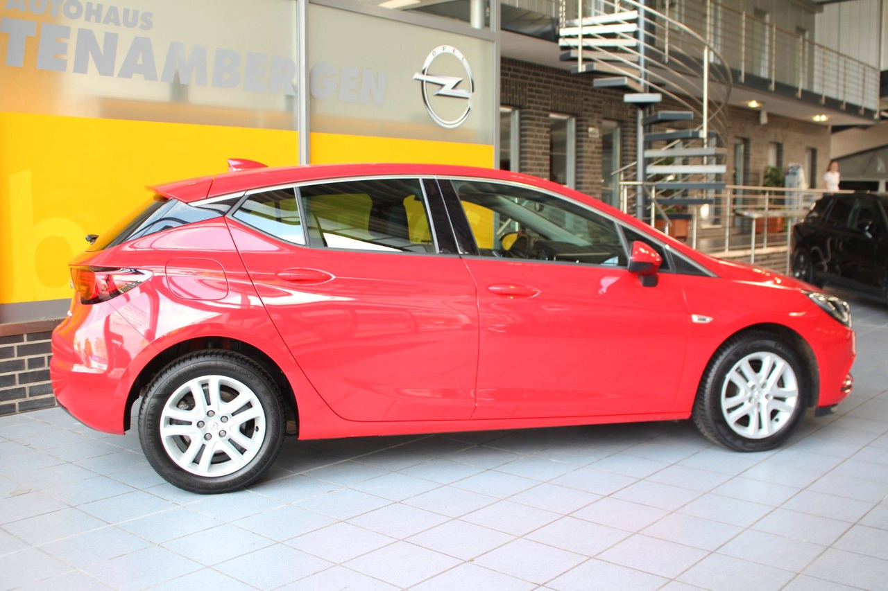 Opel Astra K Lim. Innovation Navi Voll-LED Kamera - Седан: снимка 3 Opel Astra K Lim. Innovation Navi Voll-LED Kamera - Седан: снимка 3