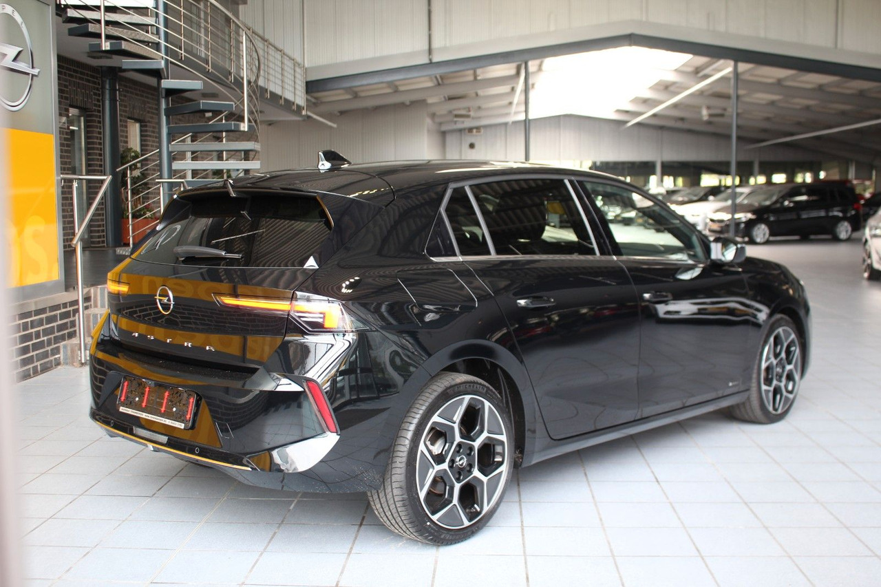 Opel Astra L 5-trg. Ultimate Schiebedach Alcantara - Седан: снимка 5 Opel Astra L 5-trg. Ultimate Schiebedach Alcantara - Седан: снимка 5