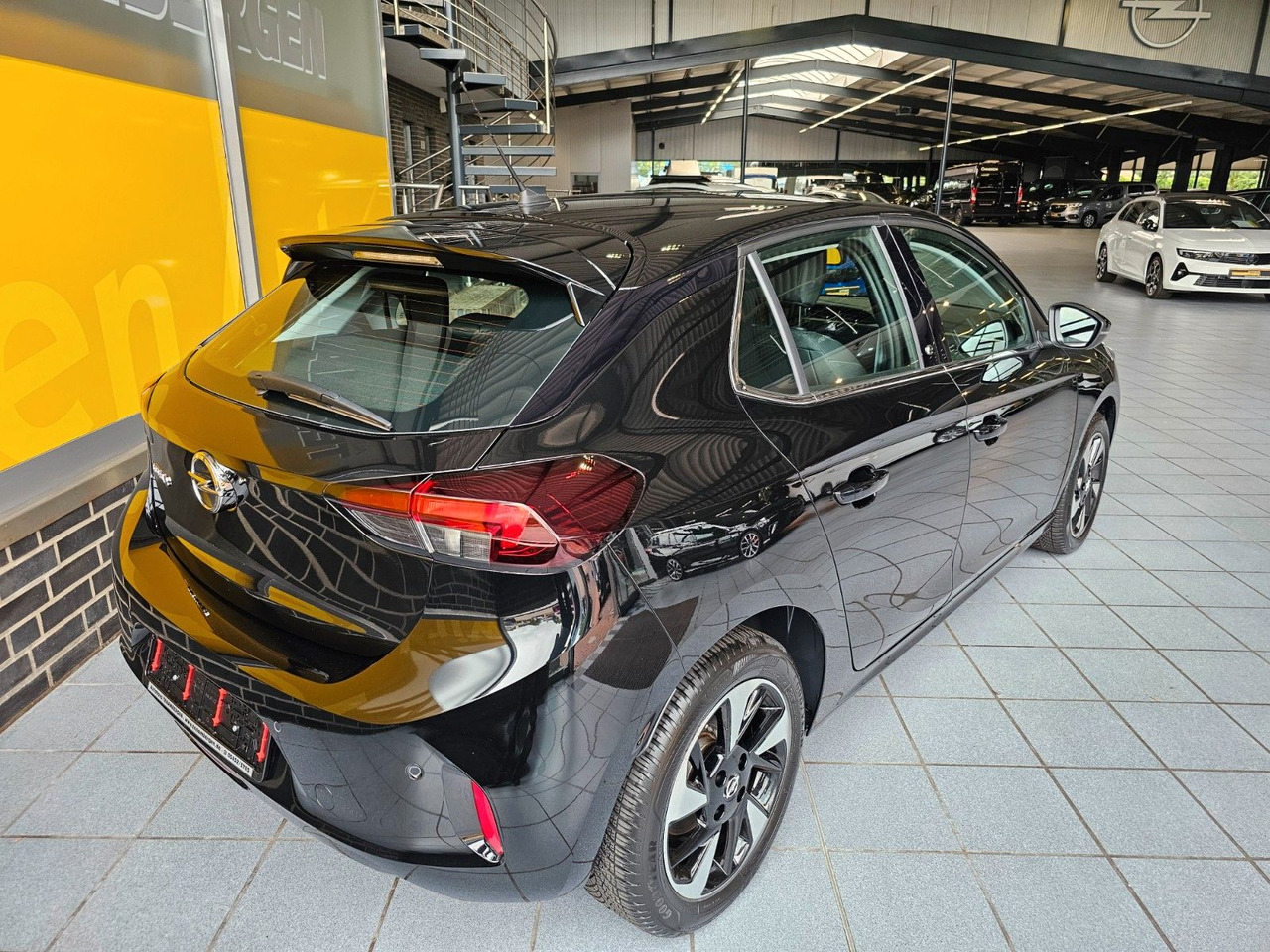 Opel Corsa F e Elegance Navi Pro SHZ LED 50KW DAB - Лек автомобил: снимка 3 Opel Corsa F e Elegance Navi Pro SHZ LED 50KW DAB - Лек автомобил: снимка 3
