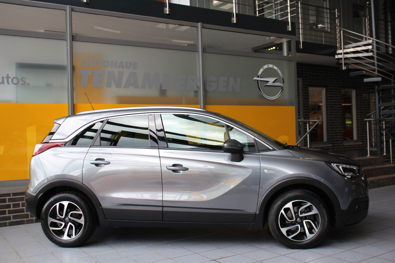 Opel Crossland (X) 1,2 Ultimate Pano Navi Kamera LED - Седан: снимка 3 Opel Crossland (X) 1,2 Ultimate Pano Navi Kamera LED - Седан: снимка 3