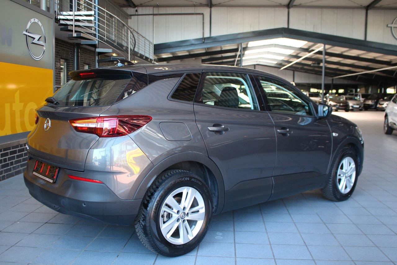 Opel Grandland Edition 1.2 Automatik Navi PDC v+h LED - Джип: снимка 5 Opel Grandland Edition 1.2 Automatik Navi PDC v+h LED - Джип: снимка 5