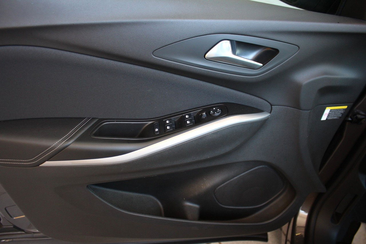 Джип Opel Grandland Edition 1.2 Automatik Navi PDC v+h LED: снимка 15