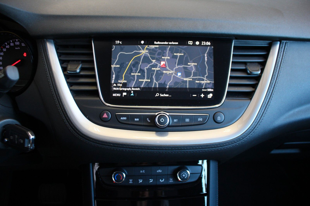 Джип Opel Grandland Edition 1.2 Automatik Navi PDC v+h LED: снимка 13