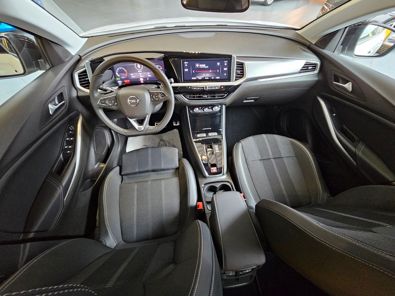 Opel Grandland Elegance AT-8 Navi Kamera LED - Джип: снимка 5 Opel Grandland Elegance AT-8 Navi Kamera LED - Джип: снимка 5