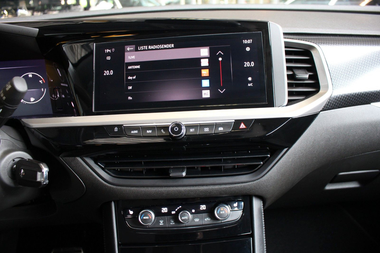 Джип Opel Grandland  GS Line Navi Kamera LED Sitzheizung: снимка 10