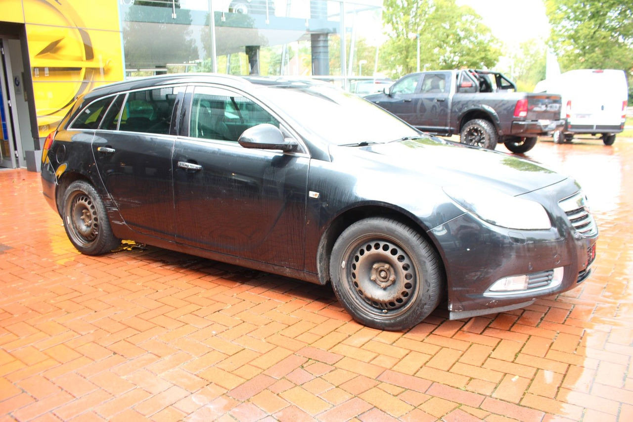 Opel Insignia A Sports Tourer Innovation - Комби: снимка 1 Opel Insignia A Sports Tourer Innovation - Комби: снимка 1