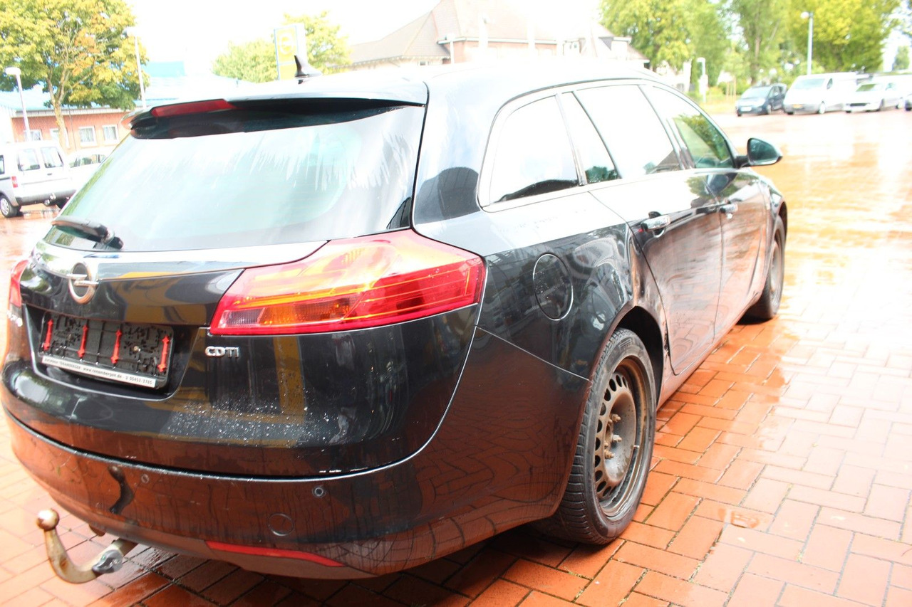 Opel Insignia A Sports Tourer Innovation - Комби: снимка 5 Opel Insignia A Sports Tourer Innovation - Комби: снимка 5