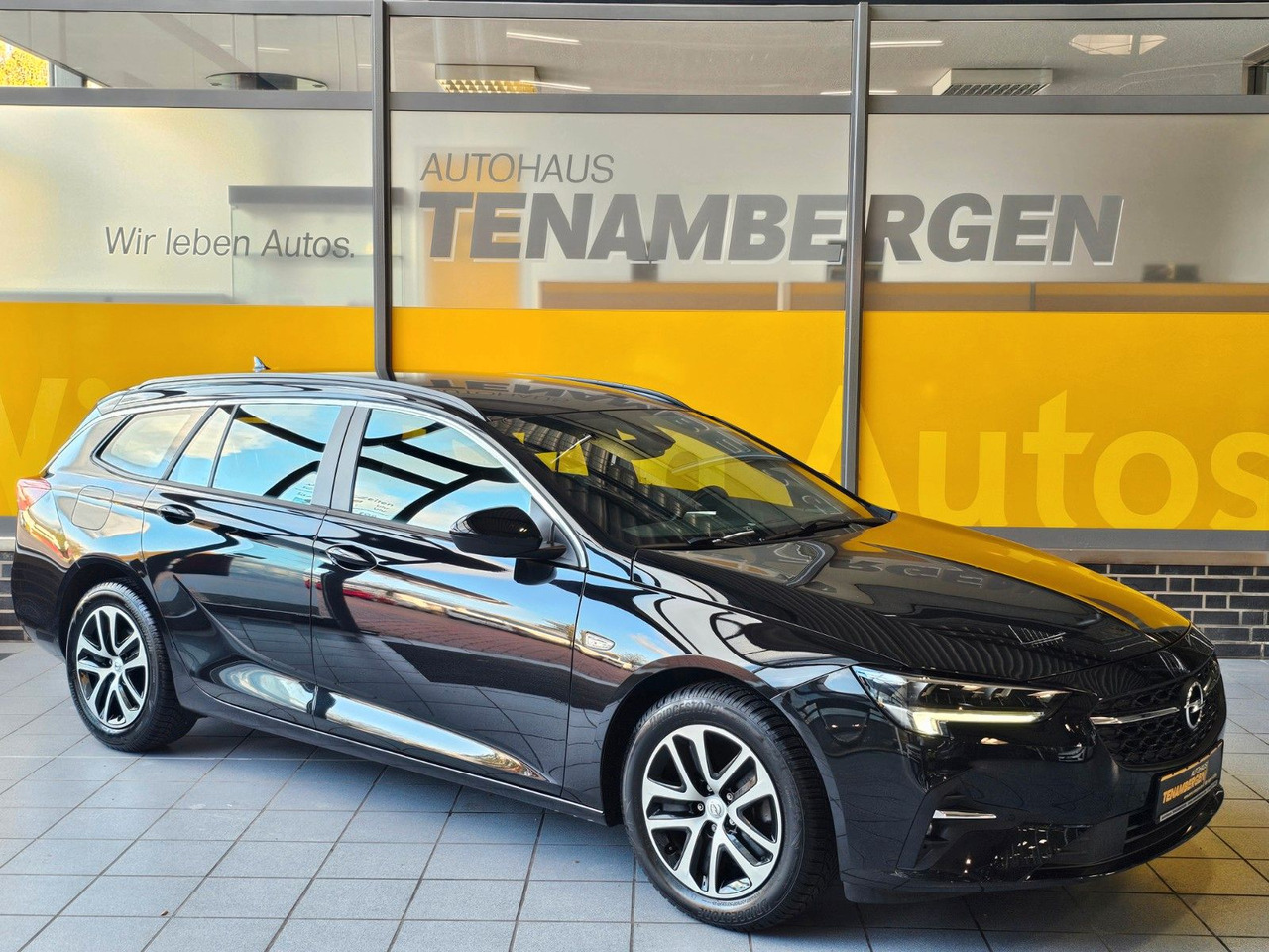 Opel Insignia B ST SHZ LHzg Carplay PDC Spurassistent - Комби: снимка 1 Opel Insignia B ST SHZ LHzg Carplay PDC Spurassistent - Комби: снимка 1