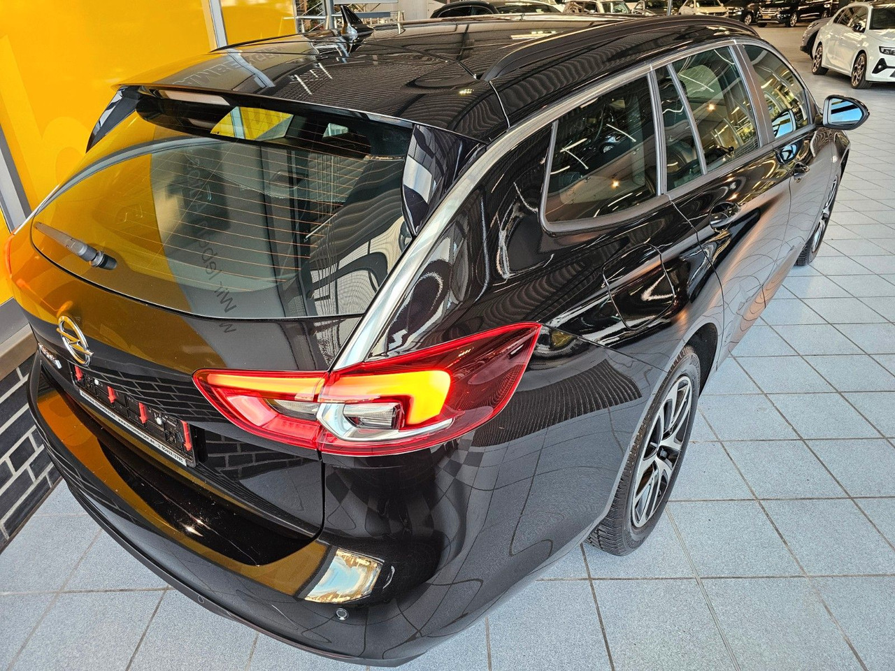 Opel Insignia B ST SHZ LHzg Carplay PDC Spurassistent - Комби: снимка 3 Opel Insignia B ST SHZ LHzg Carplay PDC Spurassistent - Комби: снимка 3