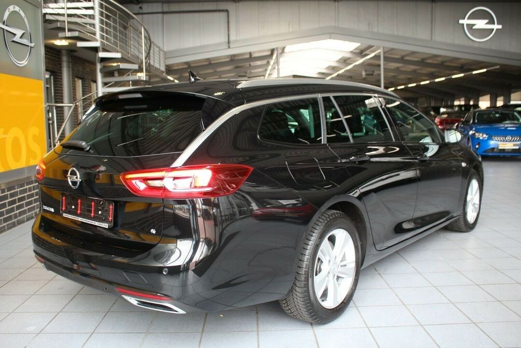 Opel Insignia B Sports Tourer 4x4 INNOVATION - Лек автомобил: снимка 3 Opel Insignia B Sports Tourer 4x4 INNOVATION - Лек автомобил: снимка 3