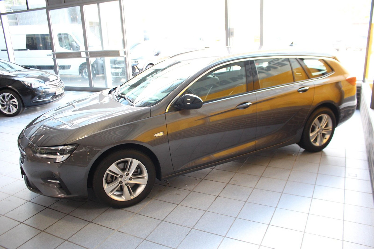 Opel Insignia B Sports Tourer Elegance Massage AHK AC - Комби: снимка 4 Opel Insignia B Sports Tourer Elegance Massage AHK AC - Комби: снимка 4