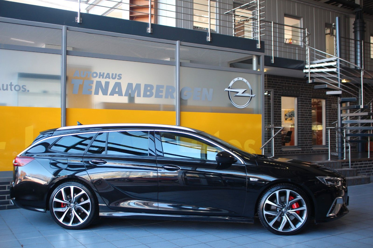 Opel Insignia B Sports Tourer GSi 4x4 Massage Bose - Комби: снимка 3 Opel Insignia B Sports Tourer GSi 4x4 Massage Bose - Комби: снимка 3