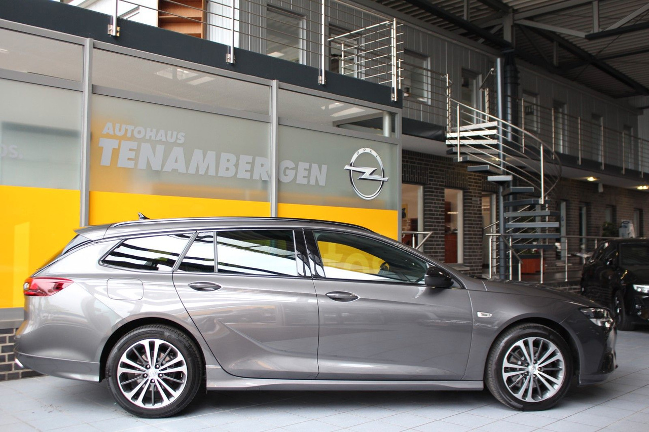 Opel Insignia B Sports Tourer Ultimate OPC HuD AHK - Лек автомобил: снимка 3 Opel Insignia B Sports Tourer Ultimate OPC HuD AHK - Лек автомобил: снимка 3