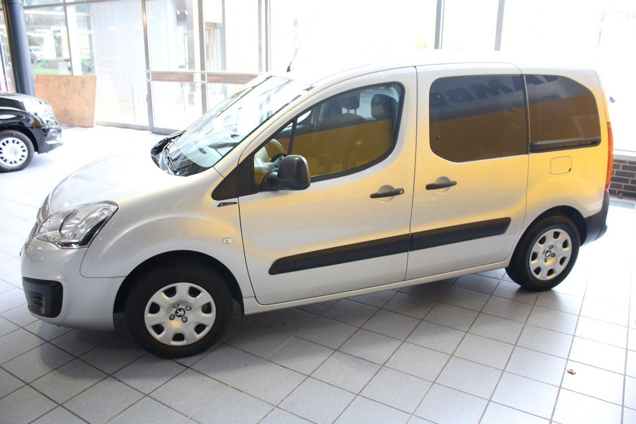 Peugeot Partner Tepee Active Bluetooth Klima AHK - Пътнически бус: снимка 5 Peugeot Partner Tepee Active Bluetooth Klima AHK - Пътнически бус: снимка 5