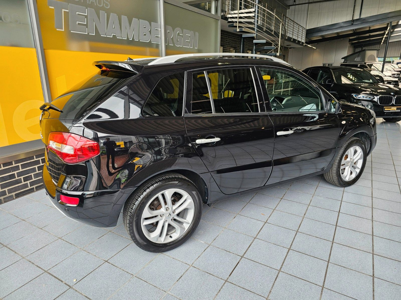 Renault Koleos 2.0 dCi Night&Day 4x4 Leder Navi Bose - Джип: снимка 2 Renault Koleos 2.0 dCi Night&Day 4x4 Leder Navi Bose - Джип: снимка 2