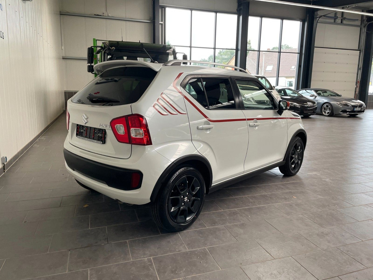 Suzuki Ignis 1,2 Intro Edtion+ - Лек автомобил: снимка 3 Suzuki Ignis 1,2 Intro Edtion+ - Лек автомобил: снимка 3