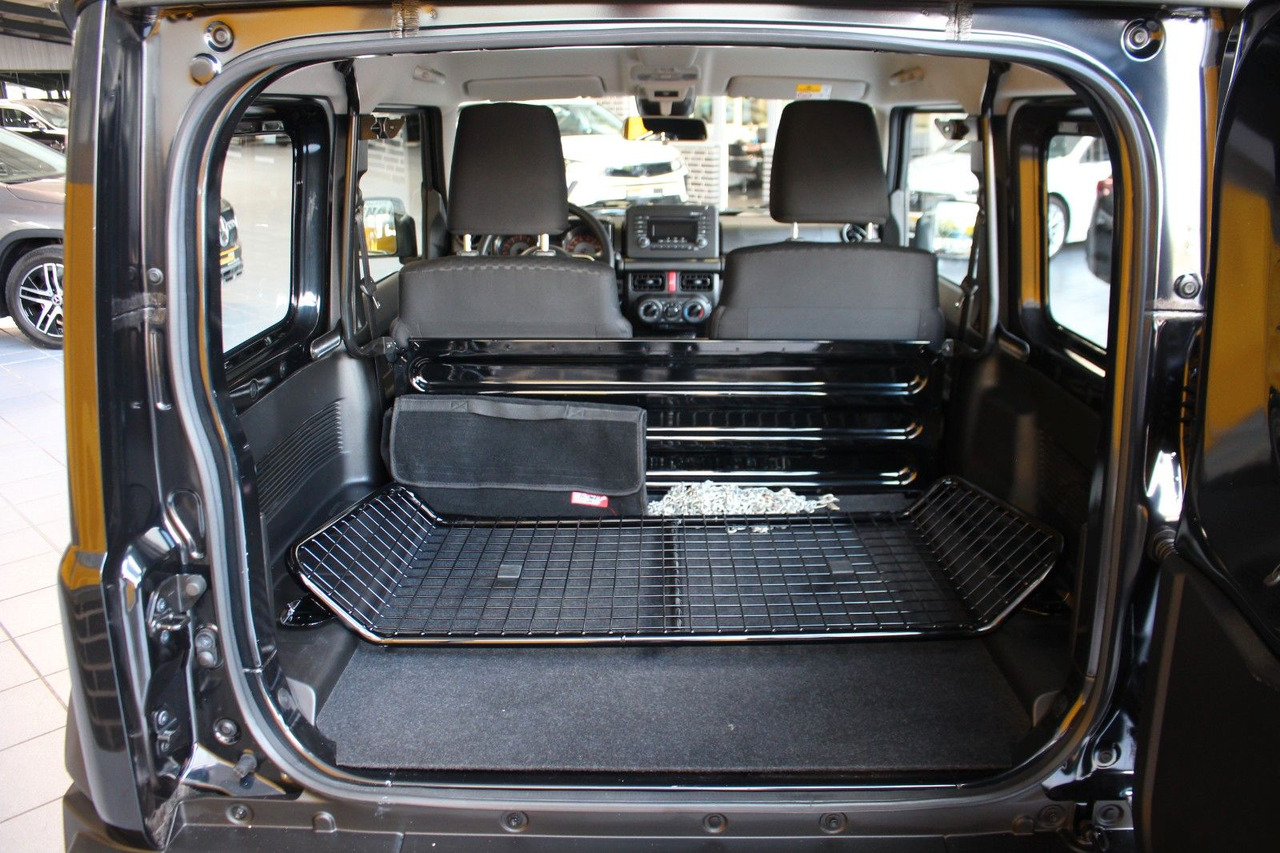 Suzuki Jimny zuschaltbarer Allradantrieb Allgrip - Джип: снимка 5 Suzuki Jimny zuschaltbarer Allradantrieb Allgrip - Джип: снимка 5