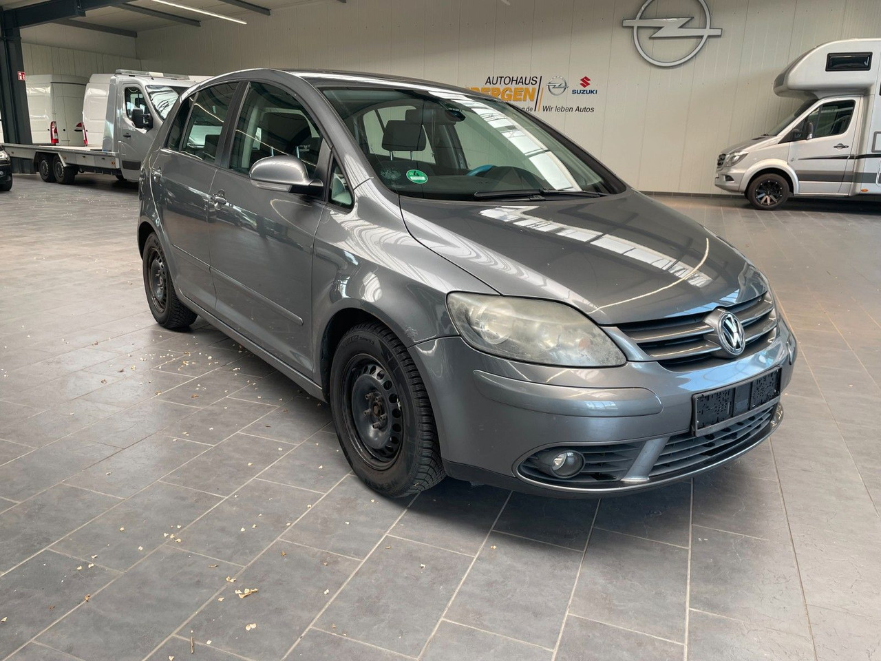 Volkswagen Golf Plus - Пътнически бус: снимка 1 Volkswagen Golf Plus - Пътнически бус: снимка 1