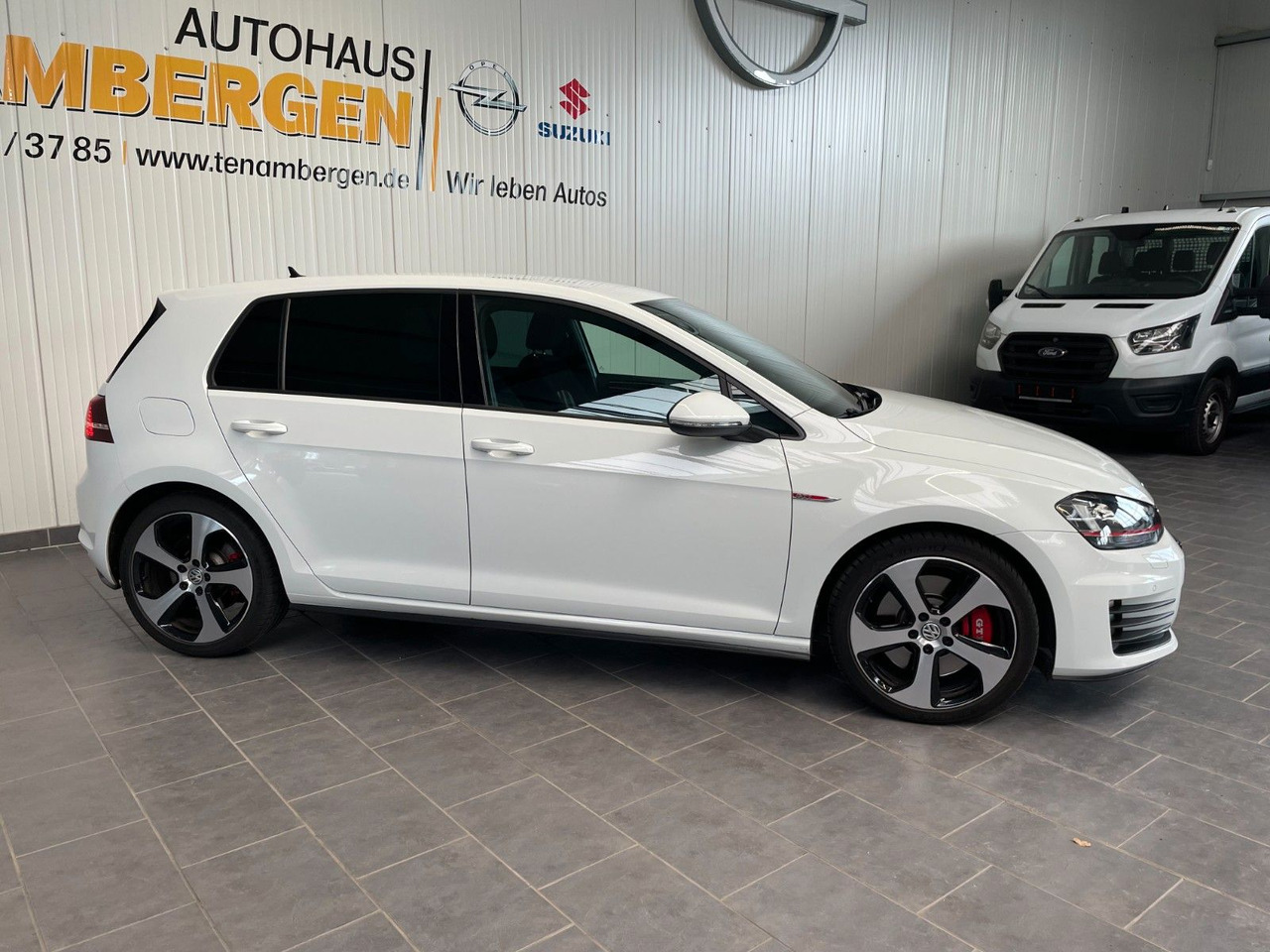 Volkswagen Golf VII GTI Performance BMT /Alu -Winterreifen - Седан: снимка 2 Volkswagen Golf VII GTI Performance BMT /Alu -Winterreifen - Седан: снимка 2
