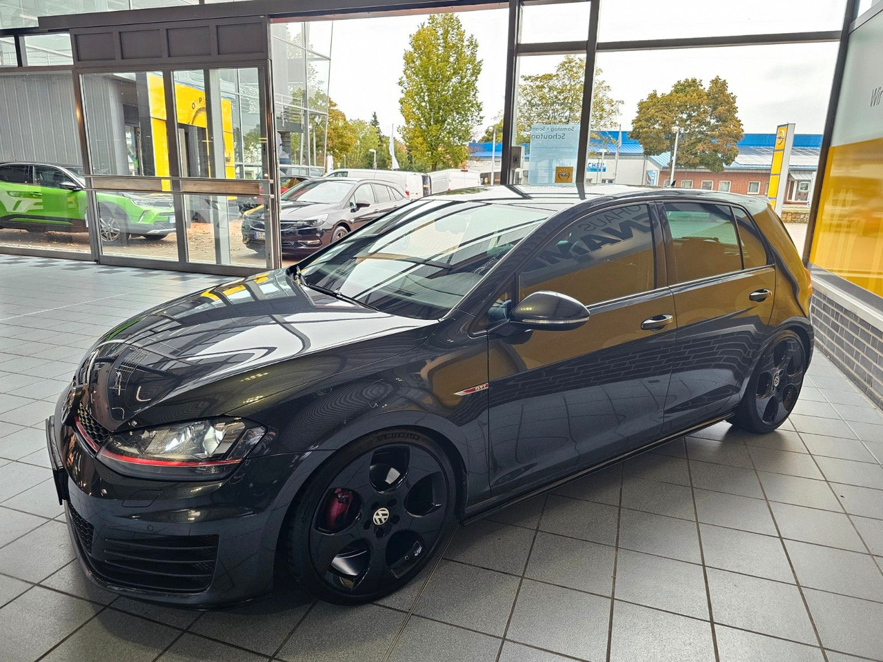 Volkswagen Golf VII Lim. GTI BMT SHZ BiXenon - Седан: снимка 3 Volkswagen Golf VII Lim. GTI BMT SHZ BiXenon - Седан: снимка 3
