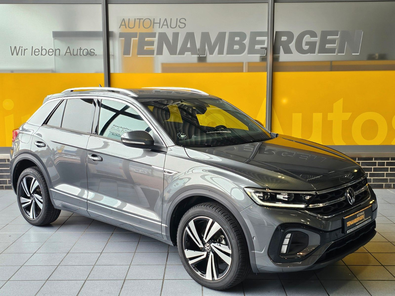 Volkswagen T-Roc R-Line eHeckklappe SHZ LED - Джип: снимка 1 Volkswagen T-Roc R-Line eHeckklappe SHZ LED - Джип: снимка 1