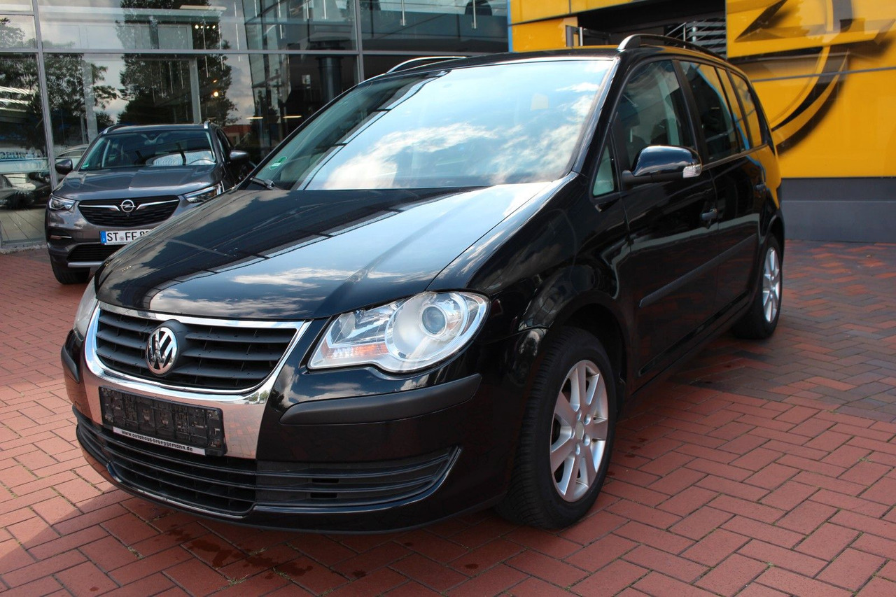 Volkswagen Touran Conceptline AHK 7 Sitze - Пътнически бус: снимка 2 Volkswagen Touran Conceptline AHK 7 Sitze - Пътнически бус: снимка 2