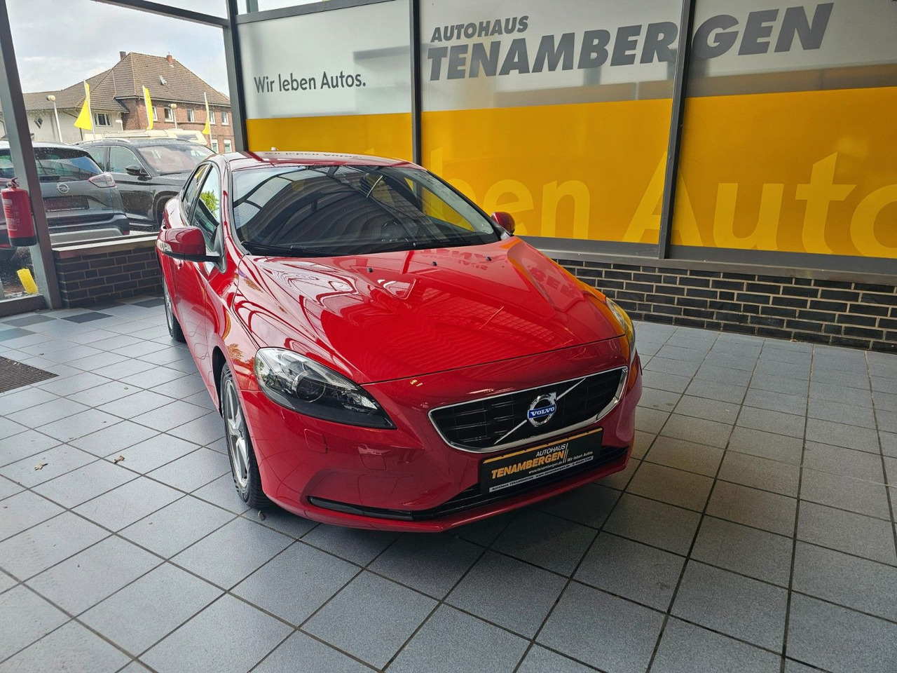 Volvo V40 You! Xenon Sitzheizung Freisprecheinrichtung - Седан: снимка 2 Volvo V40 You! Xenon Sitzheizung Freisprecheinrichtung - Седан: снимка 2