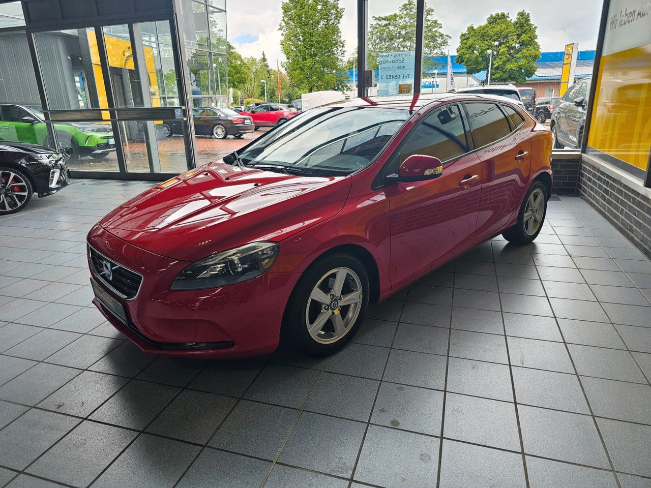 Volvo V40 You! Xenon Sitzheizung Freisprecheinrichtung - Седан: снимка 4 Volvo V40 You! Xenon Sitzheizung Freisprecheinrichtung - Седан: снимка 4
