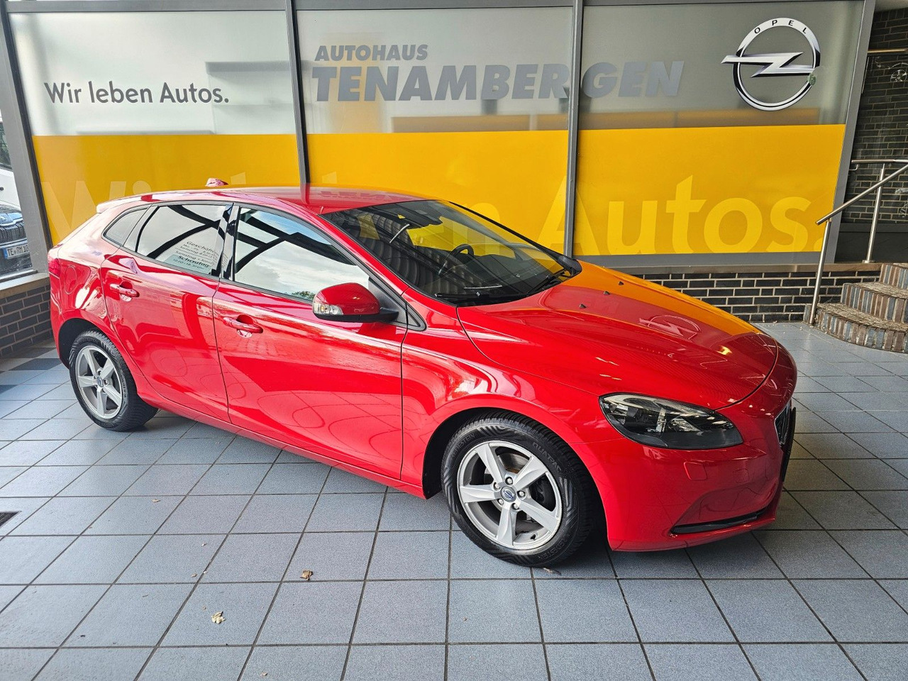Volvo V40 You! Xenon Sitzheizung Freisprecheinrichtung - Седан: снимка 1 Volvo V40 You! Xenon Sitzheizung Freisprecheinrichtung - Седан: снимка 1