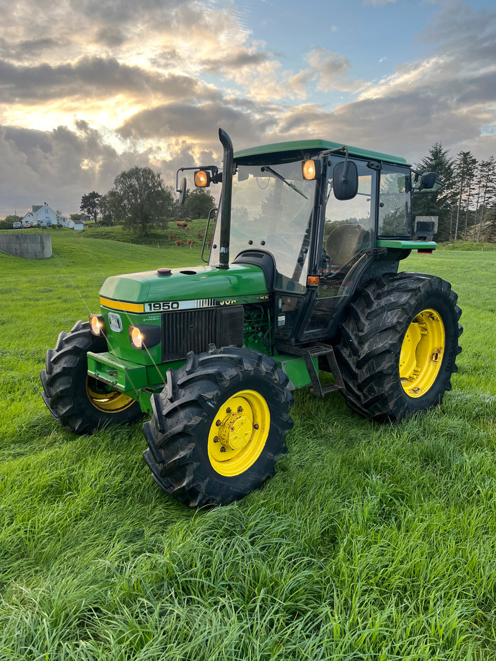 JOHN DEERE 1950 - Трактор: снимка 2 JOHN DEERE 1950 - Трактор: снимка 2