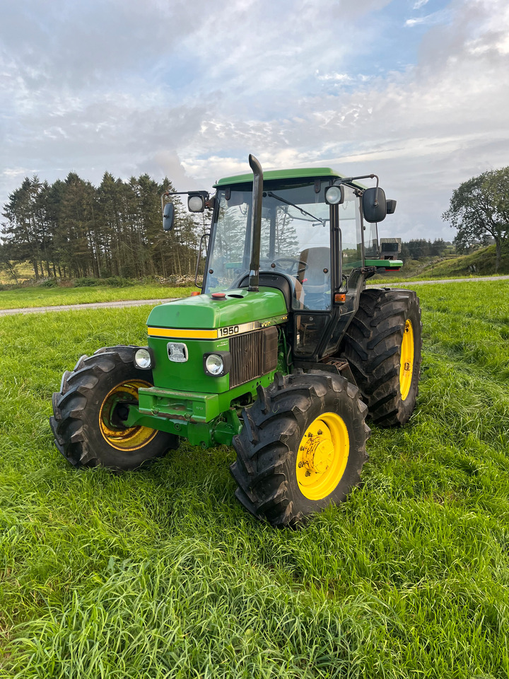 JOHN DEERE 1950 - Трактор: снимка 1 JOHN DEERE 1950 - Трактор: снимка 1
