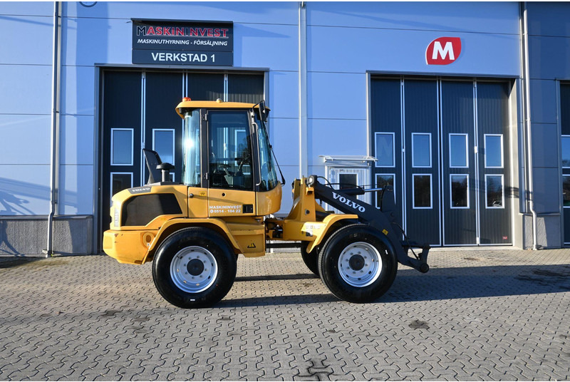 Volvo L30G - Колесен товарач: снимка 4 Volvo L30G - Колесен товарач: снимка 4