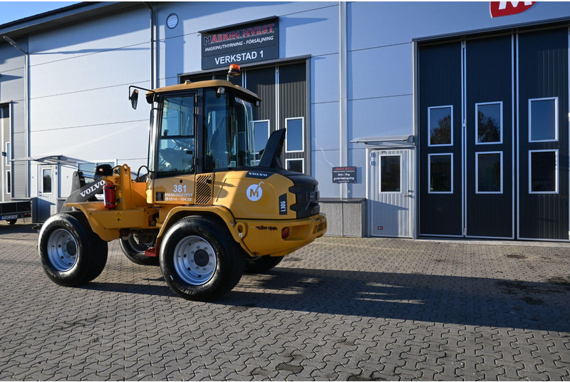 Volvo L30G - Колесен товарач: снимка 3 Volvo L30G - Колесен товарач: снимка 3