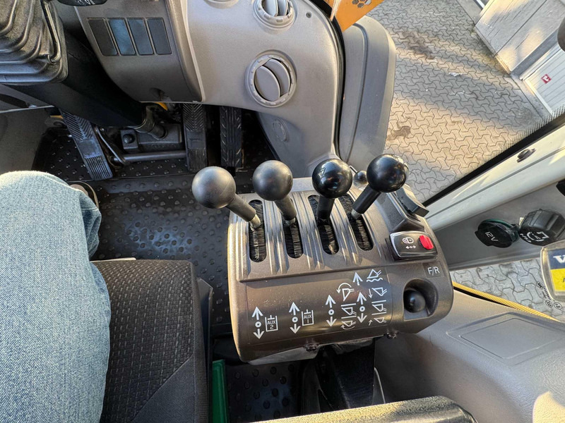 Колесен товарач Volvo L90H Volvo L90H: снимка 15