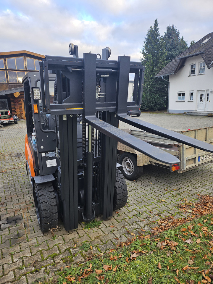 Doosan D30NXS - Дизелов мотокар: снимка 3 Doosan D30NXS - Дизелов мотокар: снимка 3