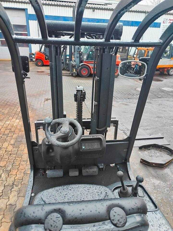 Linde H20T-03 - Газокар: снимка 4 Linde H20T-03 - Газокар: снимка 4