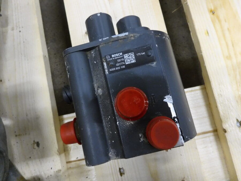 Bosch Actros MP4 - Помпа на хидроусилвателя: снимка 1 Bosch Actros MP4 - Помпа на хидроусилвателя: снимка 1