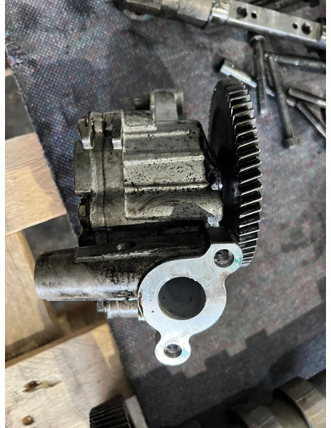 Scania 2092332 - Маслена помпа: снимка 4 Scania 2092332 - Маслена помпа: снимка 4