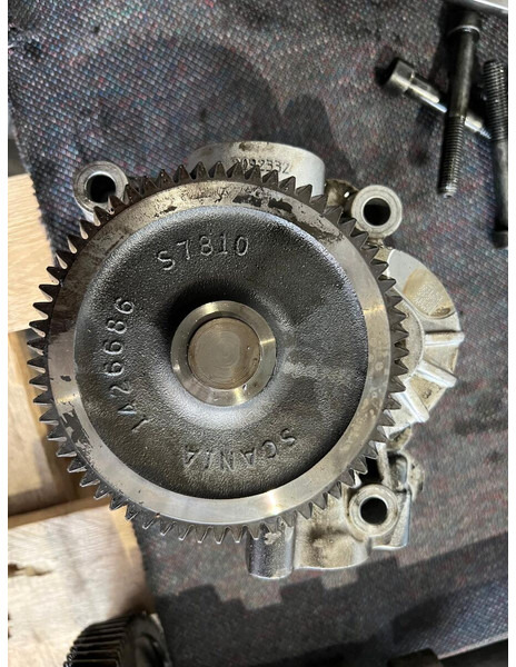 Scania 2092332 - Маслена помпа: снимка 1 Scania 2092332 - Маслена помпа: снимка 1