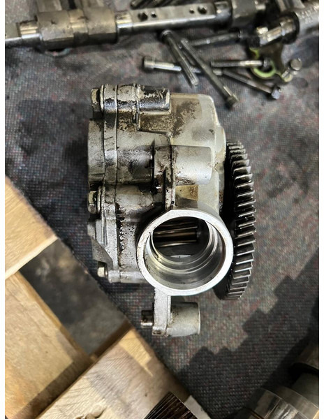 Scania 2092332 - Маслена помпа: снимка 3 Scania 2092332 - Маслена помпа: снимка 3