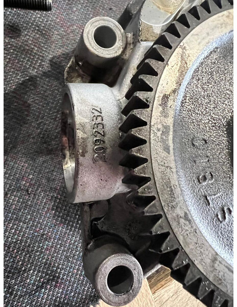 Scania 2092332 - Маслена помпа: снимка 5 Scania 2092332 - Маслена помпа: снимка 5