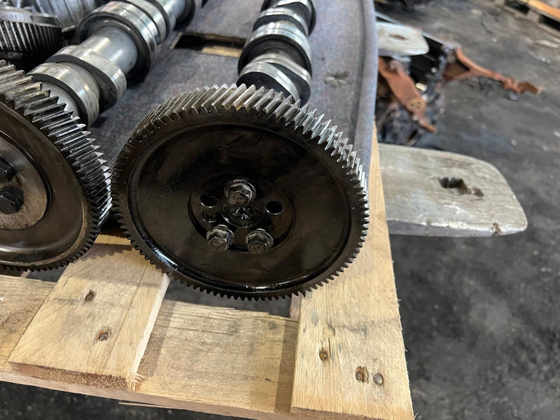 Scania LH - Разпределителен вал: снимка 2 Scania LH - Разпределителен вал: снимка 2