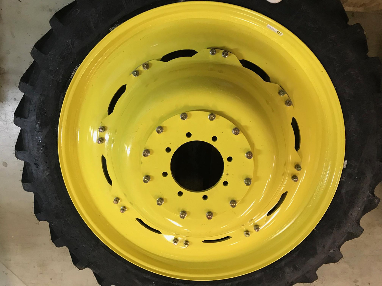 John Deere premium tillage wheel sets - Комплект колела за Селскостопанска техника: снимка 1 John Deere premium tillage wheel sets - Комплект колела за Селскостопанска техника: снимка 1
