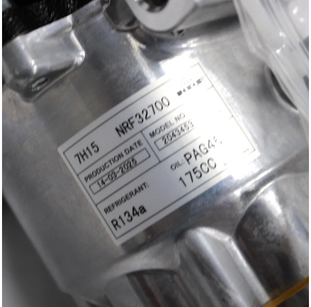 Volvo / Renault Airco Compressor 20587125 | 7482704531 Nieuw! - Компресор климатик за Камион: снимка 3 Volvo / Renault Airco Compressor 20587125 | 7482704531 Nieuw! - Компресор климатик за Камион: снимка 3