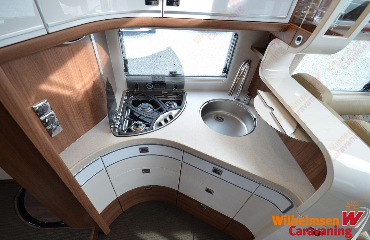 Интегриран кемпер Carthago chic e-line xl I I 61 LE 5. Sitz 56.599  Rabatt: снимка 17